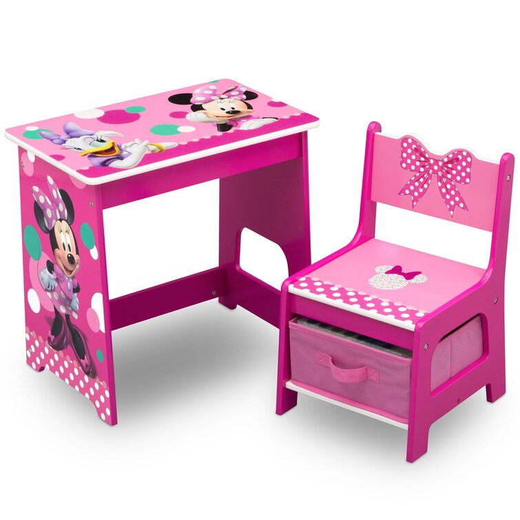 Disney's minnie mouse activity 2024 table & chairs set